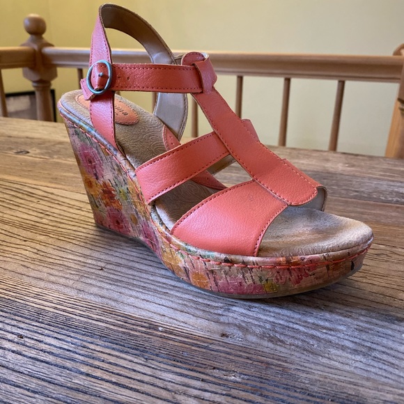 Spring Wedges - Picture 2 of 5